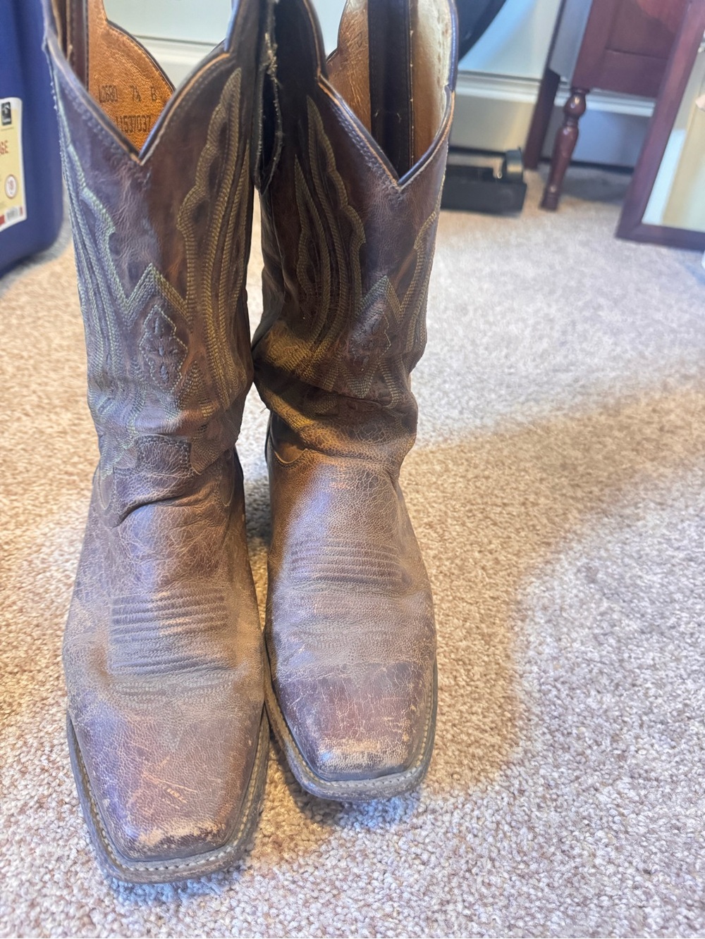 Justin Boots Brown Women's Western Cowboy Boots with Yellow Stitching - Picture 2 of 2